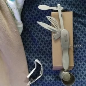 7 in 1 Pullout Stainless Steel Bar Multi-Tool, NEW IN BOX,